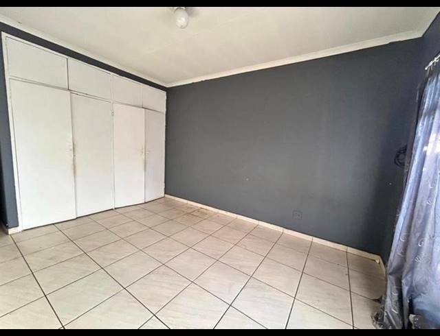 3 BEDROOM HOUSE FOR SALE IN ELSBURG